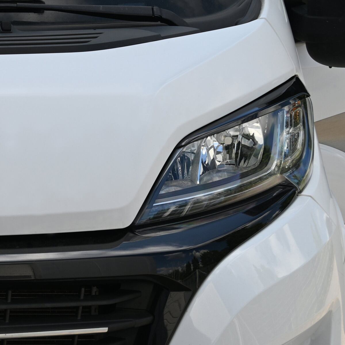 Osłony reflektorów halogenowych RDX Evil Eye do Ford Transit kolor Czarny nielakierowany