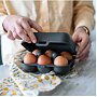 Box na vajíčka Koziol Eggs To Go Mini - šedý - ukázka