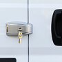 Sada zámků HEOSolution pro Mercedes-Benz Sprinter – aplikace na dveřích